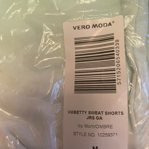 Vero Moda Betty SWEAT SHORTS Icy Morn/OMBRE - Picture 13 of 13